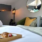 3 Bedroom For Contractors, Professionals Or Families With Free Parking And Netflix Nr Motorway *