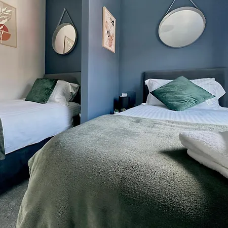 Nyaraló Easter Offer 3 Bedroom For Contractors & Professionals With Free Parking And Netflix Nr Motorway Leeds