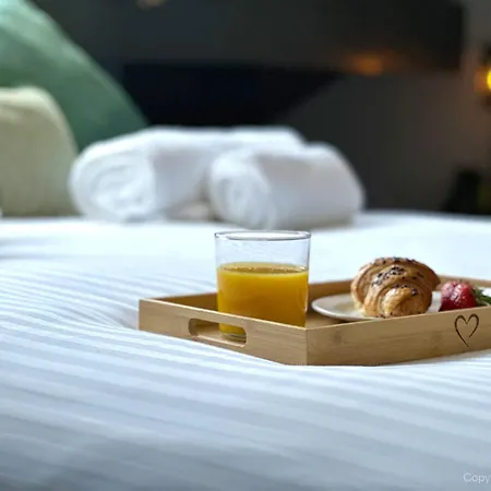 3 Bedroom For Contractors & Professionals With Free Parking & Netflix Nr Motorway ليدز