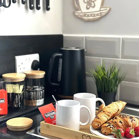 3 Bedroom For Contractors & Professionals With Free Parking & Netflix Nr Motorway *