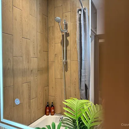 بيت للعطل 3 Bedroom For Contractors & Professionals With Free Parking & Netflix Nr Motorway ليدز