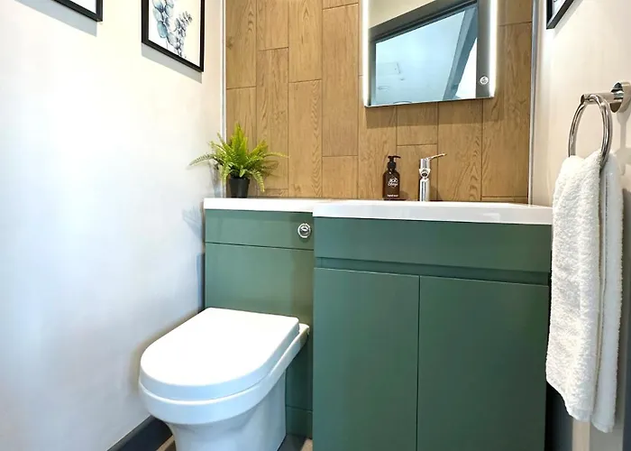 Easter Offer 3 Bedroom For Contractors & Professionals With Free Parking And Netflix Nr Motorway