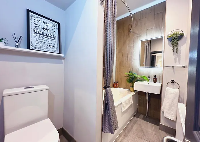 Easter Offer 3 Bedroom Leeds Home For Contractors & Professionals With Free Parking And Netflix Nr Motorway Λιντς