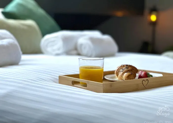 Easter Offer 3 Bedroom For Contractors & Professionals With Free Parking And Netflix Nr Motorway Лідс