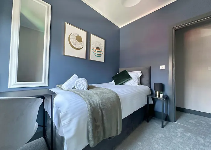 Easter Offer 3 Bedroom Leeds Home For Contractors & Professionals With Free Parking And Netflix Nr Motorway Λιντς