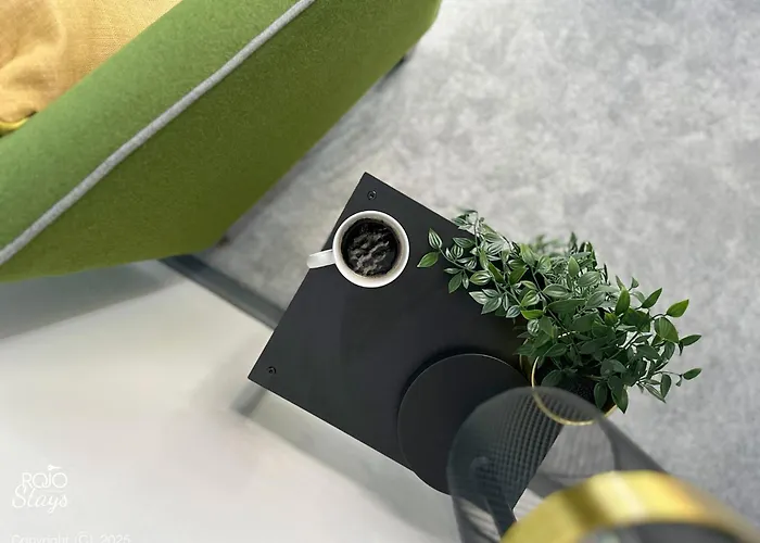 Будинок відпочинку Easter Offer 3 Bedroom For Contractors & Professionals With Free Parking And Netflix Nr Motorway