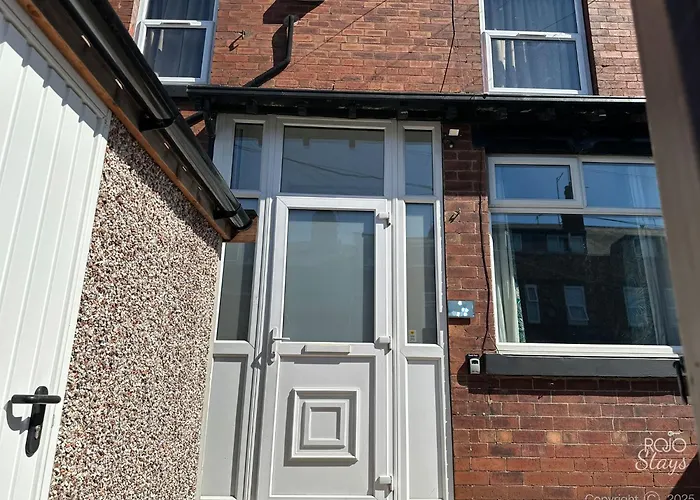 Easter Offer 3 Bedroom Leeds Home For Contractors & Professionals With Free Parking And Netflix Nr Motorway Λιντς