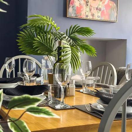 Easter Offer 3 Bedroom Leeds Home For Contractors & Professionals With Free Parking And Netflix Nr Motorway * 利兹