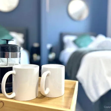 3 Bedroom For Contractors & Professionals With Free Parking & Netflix Nr Motorway Vakantiehuis Leeds (West Yorkshire)