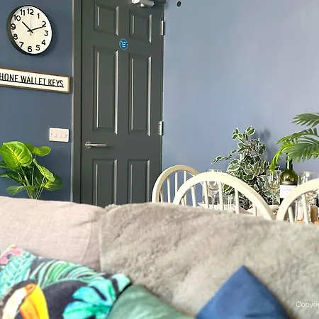 別荘 3 Bedroom For Contractors, Professionals Or Families With Free Parking And Netflix Nr Motorway