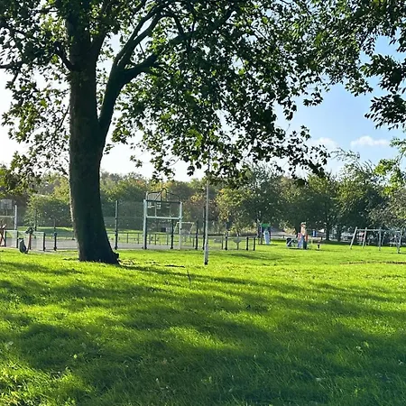 3 Bedroom For Contractors & Professionals With Free Parking & Netflix Nr Motorway Vakantiehuis Leeds (West Yorkshire)