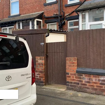 3 Bedroom For Contractors & Professionals With Free Parking & Netflix Nr Motorway Vakantiehuis Leeds (West Yorkshire)