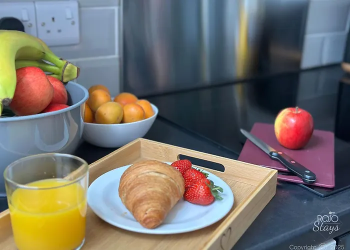 度假居 Easter Offer 3 Bedroom Leeds Home For Contractors & Professionals With Free Parking And Netflix Nr Motorway *