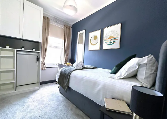 度假居 Easter Offer 3 Bedroom Leeds Home For Contractors & Professionals With Free Parking And Netflix Nr Motorway