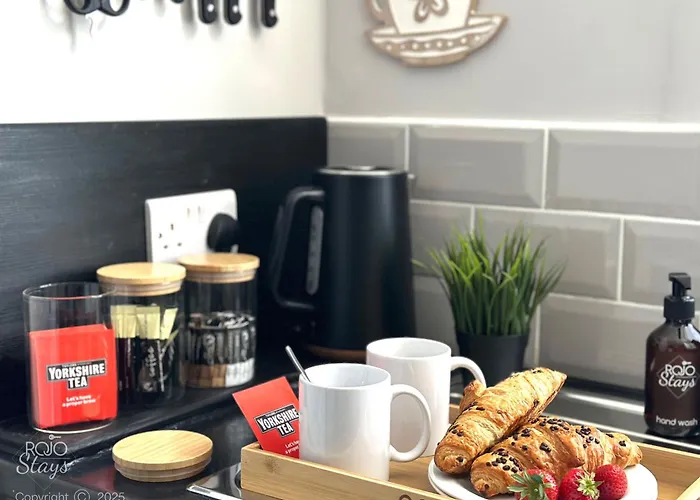 Easter Offer 3 Bedroom Leeds Home For Contractors & Professionals With Free Parking And Netflix Nr Motorway *