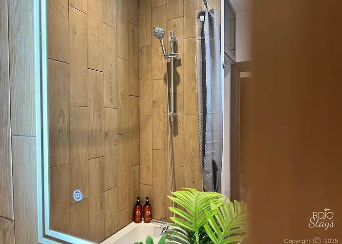 بيت للعطل Easter Offer 3 Bedroom For Contractors & Professionals With Free Parking And Netflix Nr Motorway ليدز