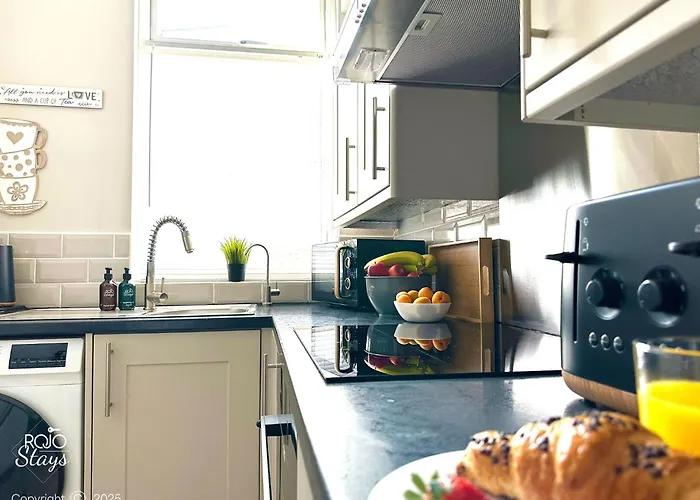 بيت للعطل Easter Offer 3 Bedroom For Contractors & Professionals With Free Parking And Netflix Nr Motorway *